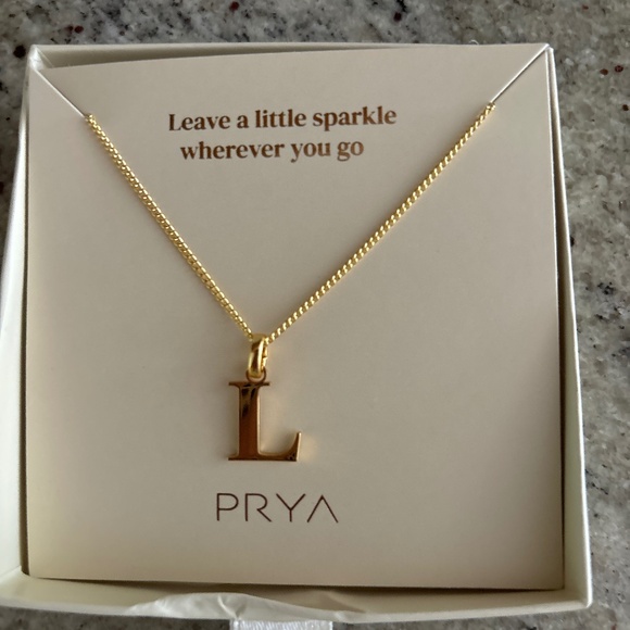 Prya L pendant necklace - Picture 1 of 4